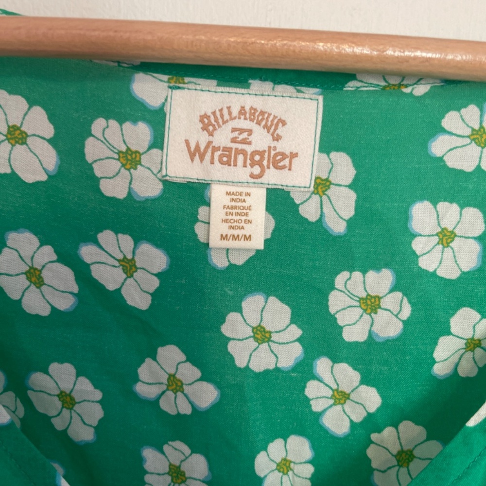 Wrangler Billabong Green and White Floral Loose Fit Cropped Blouse Top Size Med - Picture 6 of 7
